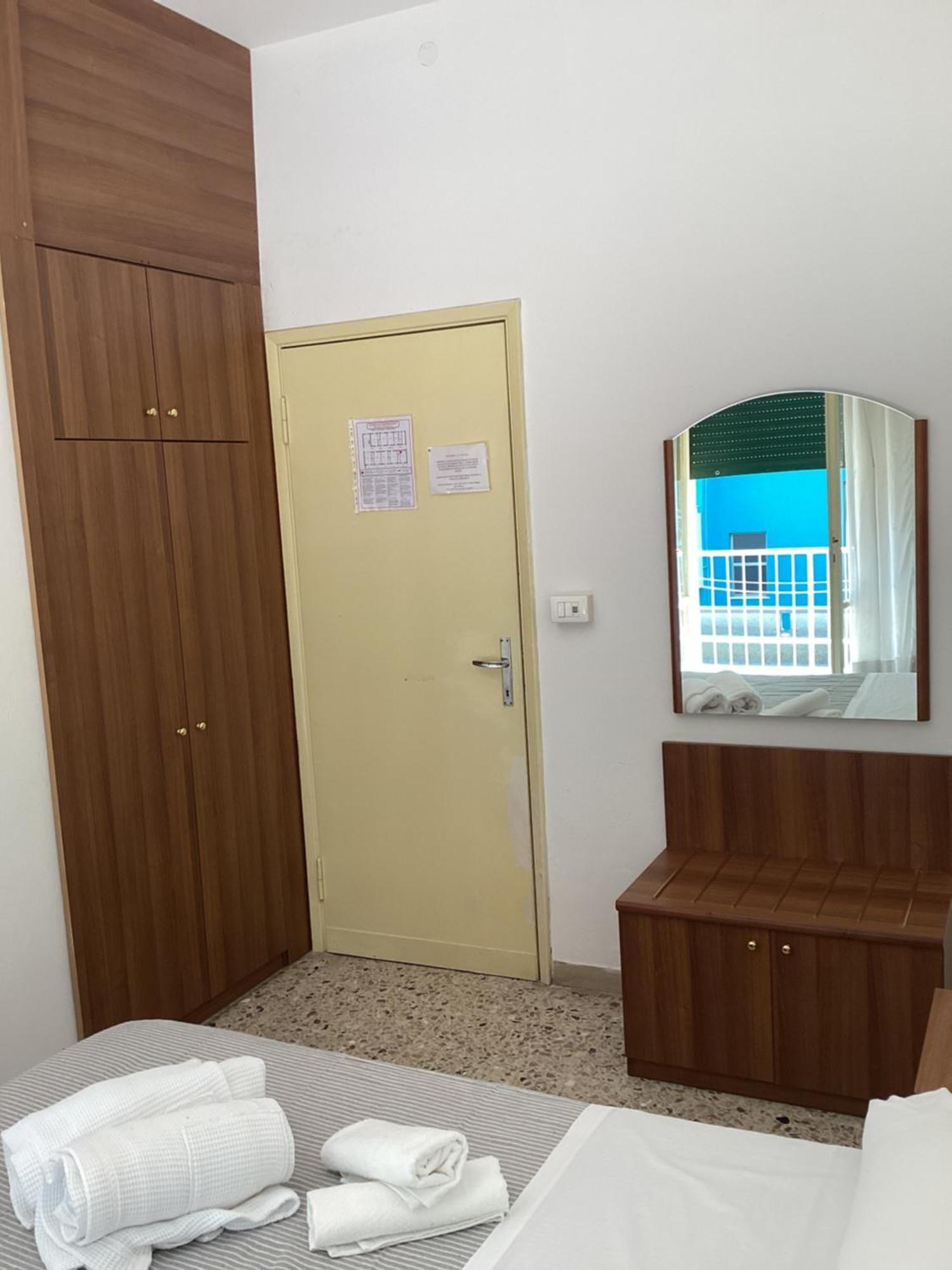 Hotel Villa Alexandra Белариа-Игеа Марина Екстериор снимка
