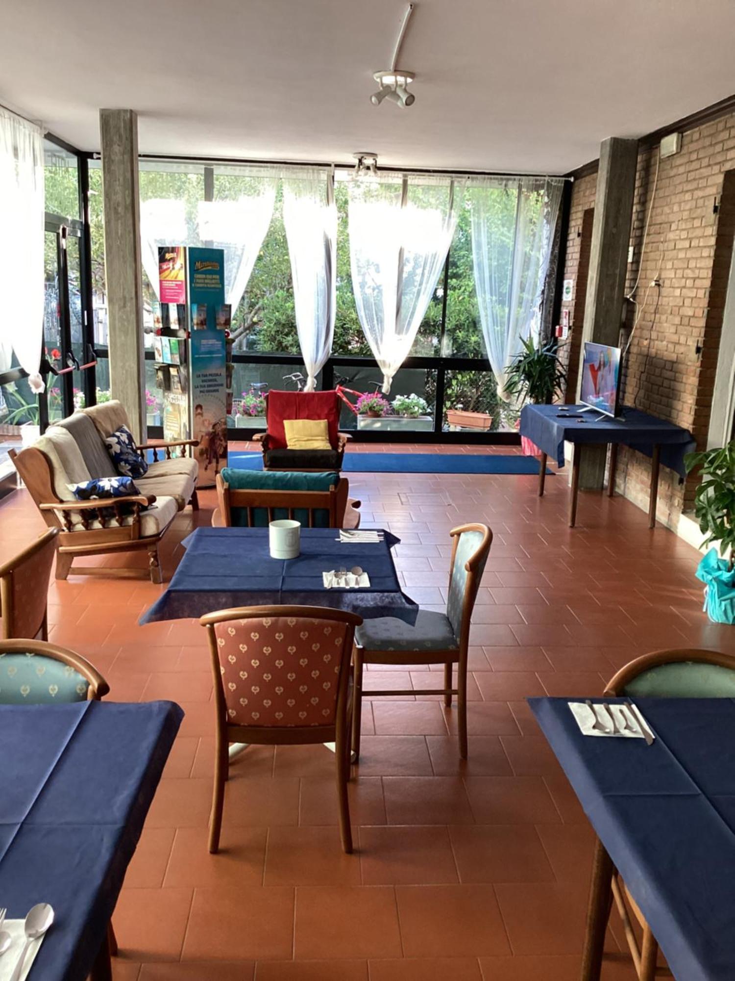 Hotel Villa Alexandra Белариа-Игеа Марина Екстериор снимка